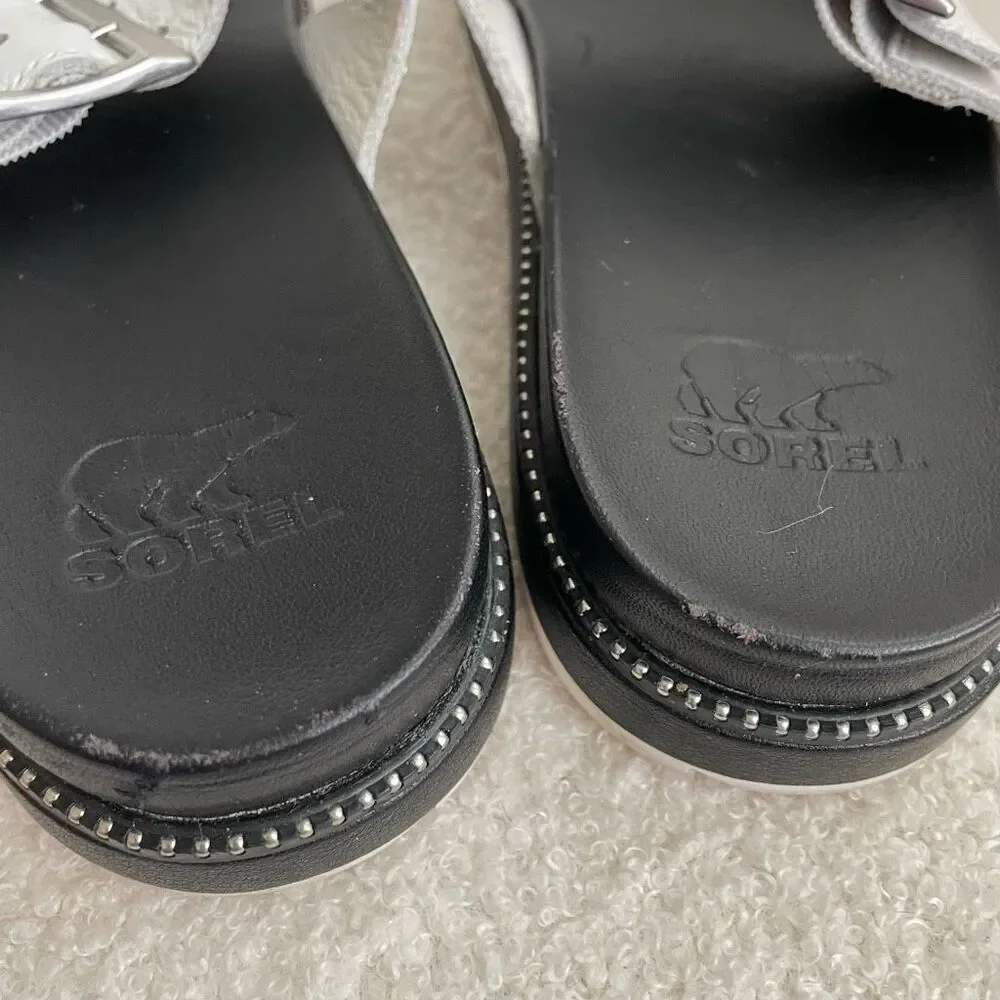 Sorel women roaming